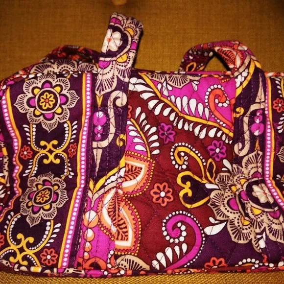 Vera Bradley Safari Sunset Ret '11 Baguette Shoulder Bag - Picture 3 of 6